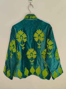 Chaqueta Bordada Suzani de Terciopelo, Abrigo Artesanal Verde de Arte Popular, Chaqueta Étnica Boho para Mujer - Product Image 5