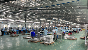 Cuna Ergonómica Moderna de Metal para Bebés con Posición Inclinada para Aliviar Cólicos en Recién Nacidos, Uso Hospitalario y al Aire Libre - Product Image 6