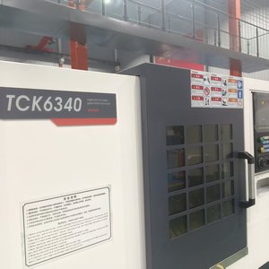 Tour à lit incliné économique TCK6340S pour le travail des métaux - Product Image 2