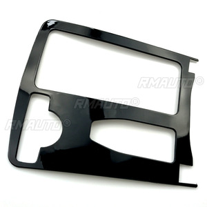 ที่วางแก้วคอนโซลกลางรถยนต์ ฝาครอบตกแต่ง เหมาะสำหรับ Mercedes-Benz C-Class C180 C200 W204 2008-2014 อุปกรณ์ตกแต่งรถยนต์ - Product Image 3
