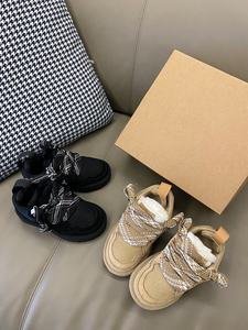 Vente en gros d'usine de nouvelles bottes de neige en cuir tendance et à la mode de la marque, conçues par un designer, avec des semelles épaisses. - Product Image 1