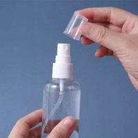 Vente en gros de flacons pulvérisateurs cosmétiques en plastique PET de 100 ml avec pompe pulvérisatrice et impression sérigraphique, brume fine