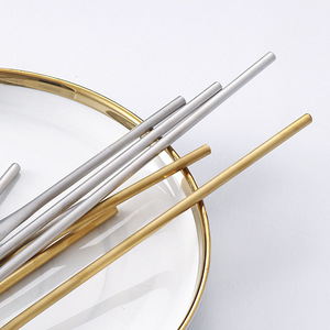 Juego de cuchara y tenedor de mango largo estilo japonés de acero inoxidable 304, utensilios reutilizables para mezclar cócteles y postres - Product Image 4