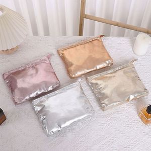 Trousse de maquillage de voyage avec logo personnalisé Organisateur de cosmétiques mignon Trousses de toilette de grande capacité Petite pochette pour cadeau - Product Image 2