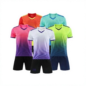 Conjunto de Camiseta de Fútbol con Cuello en V Sublimada Personalizada con Degradado, Uniforme de Equipo para Adultos de Manga Corta que Absorbe la Humedad, Logotipo Frontal de Verano - Product Image 1