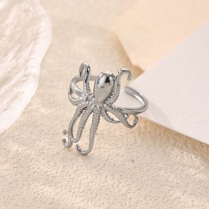 Bague ajustable en acier inoxydable pour femme, motif pieuvre, série Océan, au design audacieux et unique, inaltérable - Product Image 5