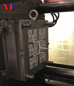 Đa khoang chết đúc đúc dịch vụ pa6 <span class=keywords><strong>POM</strong></span> khuôn tùy chỉnh dây kéo thanh trượt đầu tiêm khuôn khuôn - Product Image 3