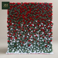 Klassieke rood-witte gradiënt zijden kunstbloemenwand, roos met eucalyptus paneel voor bruiloftsdecoratie