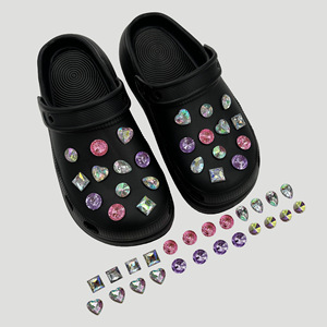ชาร์มรองเท้าคริสตัลหรูหราสำหรับตกแต่งรองเท้า Croc DIY ชาร์มเพชรประดับรองเท้าแบบชุด ชาร์มรองเท้าแตะแบบประกายวิบวับส่วนตัว - Product Image 1