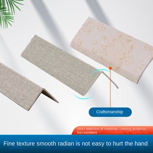 Protection d'angle en <span class=keywords><strong>PVC</strong></span> pour panneau mural, bande de bordure en forme de L à angle droit, design moderne minimaliste américain, garantie 3 ans, directement de l'usine - Product Image 2