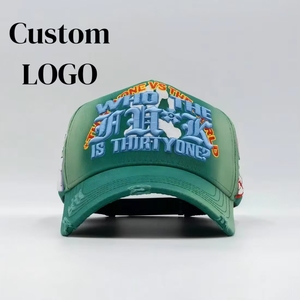 Casquettes Gorras Barbas en Daim à 5 Panneaux avec Bordure Brodé de Strass et Doublure en Satin Personnalisée, Motif Flocon de Neige Platine, Vente en Gros - Product Image 1