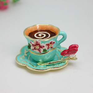 Scatola Portaoggetti Stile Europeo per Bomboniere, Tazza da Caffè Smaltata con Decorazione a Farfalla, Nuovo Stile di Portagioie - Product Image 1