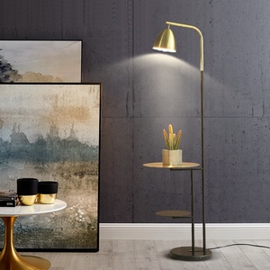 Hiện Đại Màu Vàng Đứng Tầng Đèn Góc Kệ Sàn Đèn Với Bảng 3 Người Mua - Product Image 4