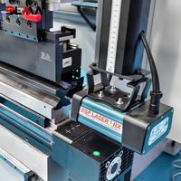 Presse plieuse hydraulique professionnelle Delem System CNC 130T3200 haute performance pour la production en usine