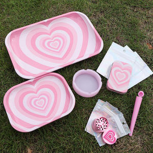Kit Moderno Cuadrado Love Heart <span class=keywords><strong>Funway</strong></span> SK004: Bandeja Enrollable, Estuche para Tabaco, Caja Metálica, Molinillo de Hierbas, Cenicero, Tubo de Almacenamiento y Accesorios - Product Image 5