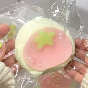 Jouet anti-stress en silicone de qualité alimentaire, grand format, en forme de pudding de cerises et de crème fouettée, mignon, abordable et pas cher pour étudiants - Product Image 3