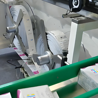 Machine d'emballage automatique de sachets préformés |   Équipement d'emballage à haute vitesse pour couches, serviettes hygiéniques et lingettes humides