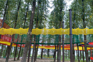 Parc d'attractions avec parcours de cordes d'aventure personnalisé Colorfulnets, équipement de trampoline, aire de jeux extérieure pour enfants, multi-matériaux - Product Image 3