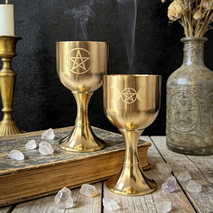 <span class=keywords><strong>Calice</strong></span> in Ottone, Bicchiere per Vino, <span class=keywords><strong>Calice</strong></span> in Metallo per Liquori e <span class=keywords><strong>Acqua</strong></span>, Coppa Intagliata a Tema, Strumento Rituale Inciso per Wicca e Stregoneria - Product Image 2