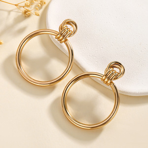 Boucles d'oreilles géométriques circulaires en alliage, plaquées or, en acier inoxydable, grandes boucles d'oreilles, style européen et américain, collection 2025 - Product Image 2