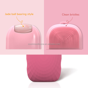 Rodillo <span class=keywords><strong>Facial</strong></span> 3 en 1 y Limpiador de Brochas Glow Cube Mejorado, Molde para Rodillo <span class=keywords><strong>Facial</strong></span> de Hielo para el Cuidado de la Piel, Rodillo <span class=keywords><strong>Facial</strong></span> de Hielo en Forma de V, Marca Privada - Product Image 2