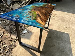 โต๊ะกาแฟหรือโต๊ะรับประทานอาหารไม้เนื้อแข็งสั่งทำพิเศษ งานแฮนด์เมดขอบไม้ธรรมชาติเคลือบอีพ็อกซี่เรซิ่น สินค้าขายดีสำหรับส่งออก - Product Image 6