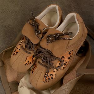 Chaussures de sport pour femmes en cuir de vache rétro à imprimé léopard, design à rabat, style allemand, lacets en cuir, Forest Gump Board, été, antidérapantes - Product Image 4