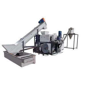 Crushing cleaning film with water squeezing machine Granulation production Cleaning equipment