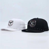 Gorras Snapback Deportivas de Golf para Hombre con Visera Plana, Impermeables, Ventiladas y Perforadas, con Soporte para Camiseta y Logotipo Bordado de Parche de Goma Personalizado de 5 Paneles