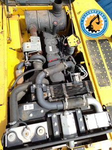 Excavadora Komatsu PC220-8 Usada a Precio Económico, 22 Toneladas, Motor Original, Entrega Rápida - Product Image 3