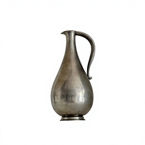 Vases à fleurs en métal pour table avec poignée, finition argentée, design traditionnel, faits à la main, vase et pot à fleurs durables en métal, forme de pichet - Product Image 1