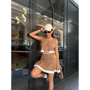 Conjunto de chaleco beige sin mangas y falda de tenis para mujer, estilo preppy, tela crepé, atuendo transpirable - Product Image 3