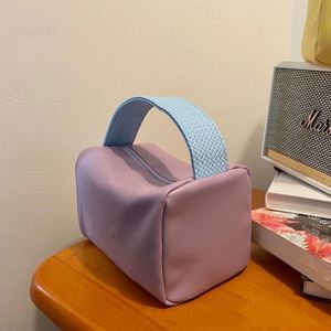 Bolsa de Maquillaje Portátil de Cuero de Gran Capacidad en Color Caramelo, Nueva, de Fábrica BSCI, Bolsa de Cosméticos Cuadrada para Mujer - Product Image 3