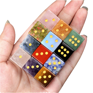 Scultura Artigianale Lucida a Cubo in Ametista Naturale Incisa per Divinazione e Feste - Product Image 1