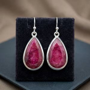 Boucles d'oreilles pendantes en argent sterling 925 massif faites à la main avec rubis, style classique adorable, design unique personnalisable pour mariage, fête, cadeau - Product Image 2