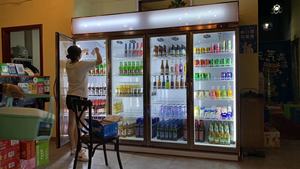 <span class=keywords><strong>Vitrina</strong></span> Refrigerada <span class=keywords><strong>Vertical</strong></span> de Doble Puerta de Vidrio para Bebidas, de un Solo Nivel, con Control Digital de Temperatura, para Supermercados Comerciales Flishel - Product Image 5