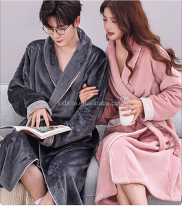 <span class=keywords><strong>Accappatoio</strong></span> Unisex in Pile Corallo 100% Poliestere, Marca TWO WINGS, 260gsm, Manica Lunga, <span class=keywords><strong>Morbido</strong></span> e Termico, Prodotto in Cina - Product Image 1