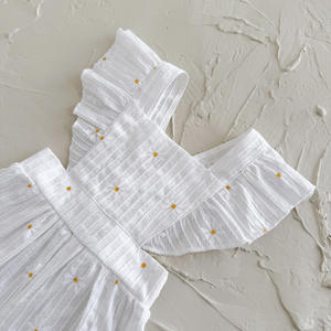 Sıcak satış 2025 bebek yaz ince kadın bebek giysileri, küçük uçan kollu, yenidoğan işlemeli çiçek giyim tulum tek - Product Image 5