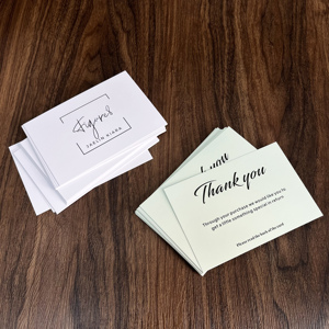 Tarjetas de Agradecimiento con Logotipo en Dorado, Impresión a Todo Color, Código QR, Vales de Descuento, Recordatorio de Reseñas, Personalizables al por Mayor - Product Image 6