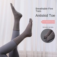 Chaussettes tricotées antidérapantes à cinq doigts de yoga et de pilates pour femmes professionnelles pour le fitness en salle d'hiver