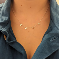 Collier pendentif personnalisé QIUHAN en acier inoxydable plaqué or 18 carats, tendance pour anniversaire, collier avec initiale personnalisée