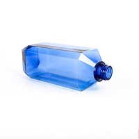 Bouteilles de lotion vides en forme de carré de luxe de 700ml Design unique avec bouchon à vis de luxe pour cosmétiques et shampoing