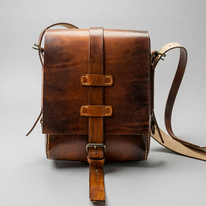 Bolso Bandolera de Cuero Genuino Elegante con Cadena, Pequeño Bolso de Hombro con Correa Ajustable y Cierre de Cremallera, Nueva Moda - Product Image 1