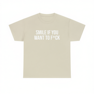 Camiseta de manga corta con cuello redondo unisex con estampado de Smile If You Want To F*ck, ropa promocional para adultos - Product Image 2