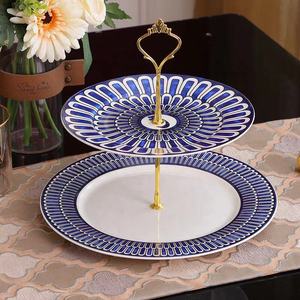 Plato de Porcelana de 2 Niveles con Base de Metal Dorado para Pastel de Bodas, Plato para Frutas - Product Image 3