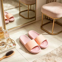 Claquettes personnalisées pour femmes en PVC souple et imperméable, couleurs personnalisées, pour la maison et la plage, vente au détail et en gros