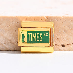 Gelang Charm Italia Metropolitan New York Baja Anti Karat Lapis Emas 18k PVD Grosir - Product Image 3