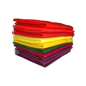 Sacs en filet circulaire Raschel PP de différentes tailles (10 kg, 25 kg) de couleur rouge, rose, vert, violet pour oignons, pommes de terre et légumes. - Product Image 4