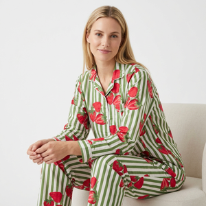 Ensemble de pyjama pour femmes à manches longues, imprimé fraises et rayures, 100% coton biologique, doux, décontracté, vêtements de nuit, printemps, longueur intégrale, col rabattu - Product Image 1