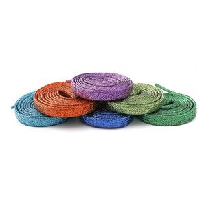 Cordones Planos Premium Brillantes con Purpurina Metálica Dorada para Zapatillas Deportivas, de Lona y de Baile - Product Image 3